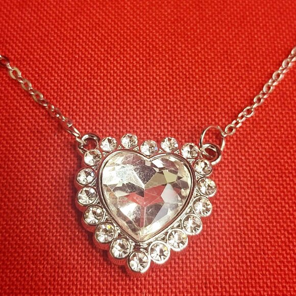 Paparazzi Earrings Necklace Set Out of the Glitteryness of Your Heart White - Picture 4 of 11